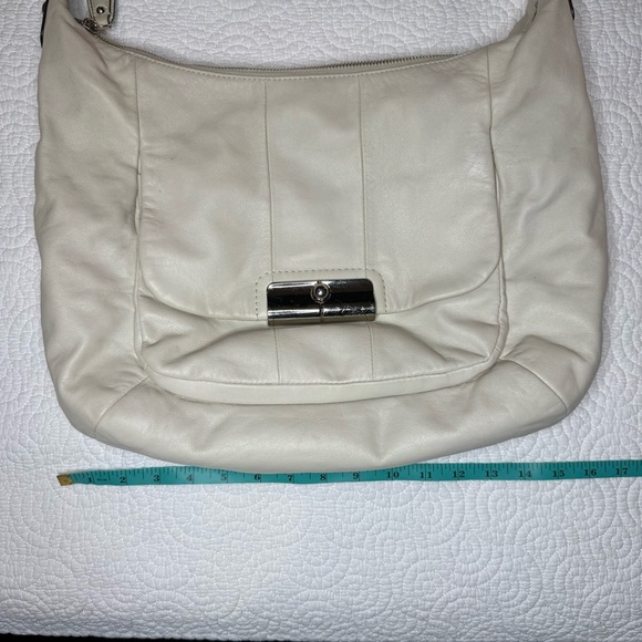 Coach Cream Leather Bag with Blue Lining - Picture 8 of 11